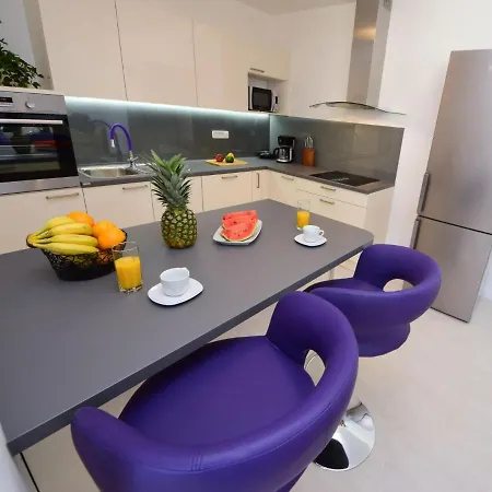 West By Interhome Semesterbostad